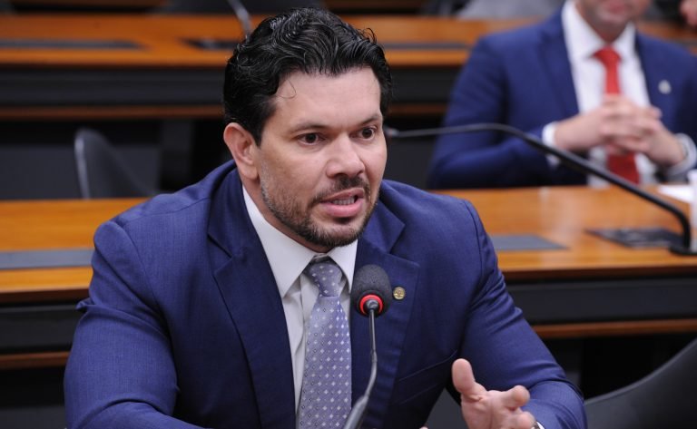 Instalação e Eleição de Presidente. Dep. Acácio Favacho (MDB-AP)