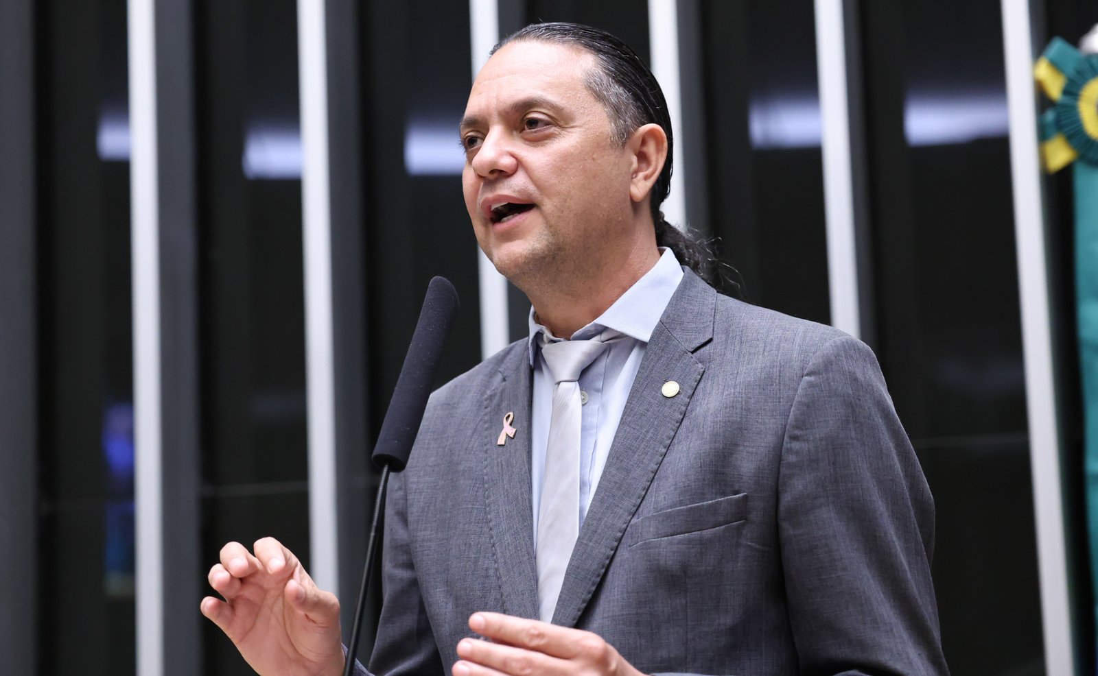 Deputado Weliton Prado (PSD-MG) fala no Plenário da Câmara dos Deputados