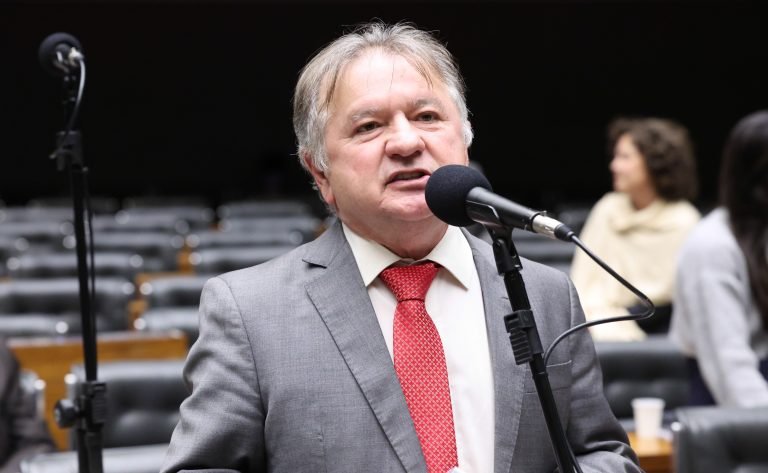 Discussão e votação de propostas legislativas. Dep. Merlong Solano (PT - PI)