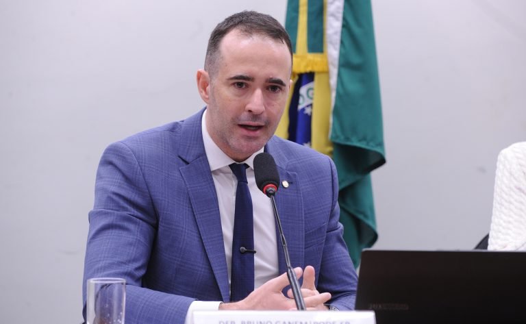 Deputado Bruno Ganem (Podemos-SP) fala em comissão da Câmara dos Deputados