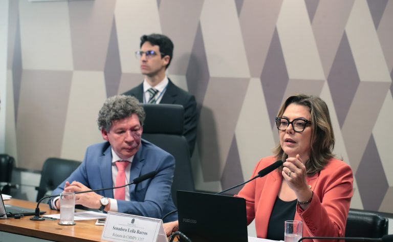 Eleição de Presidente e Vice-Presidente. Dep. Reginaldo Lopes (PT - MG). Senadora, Leila Barros (PDT - DF)