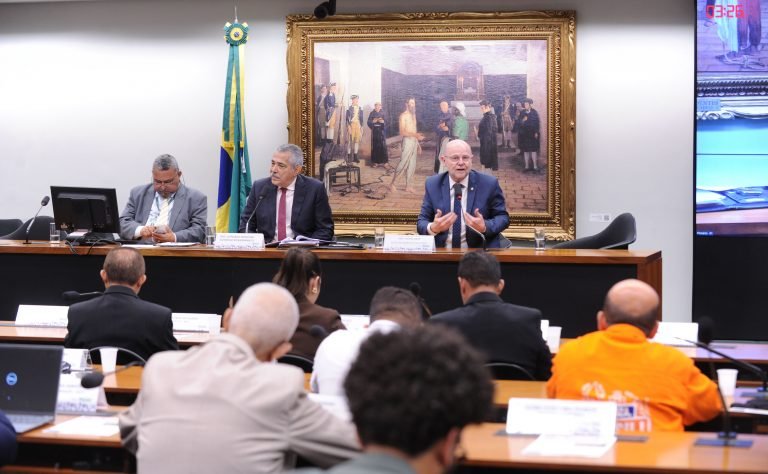 Seminário - Regulamentação da aposentadoria especial, com foco na tramitação do PLP 42/2023. Dep. Leonardo Monteiro (PT-MG) e Dep. Bohn Gass (PT - RS)