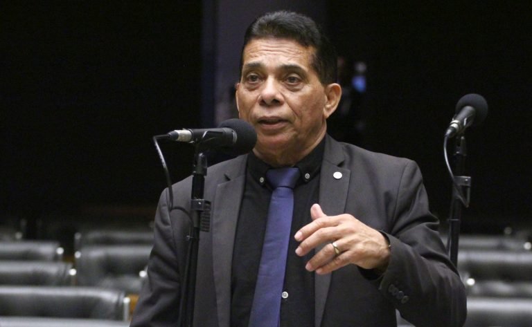 Discussão e votação de propostas legislativas. Dep. Roberto Monteiro Pai (PL - RJ)